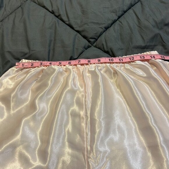 Vintage Dentelle Embroidered Ivory Satin Pajames with Long Sleeves - Picture 10 of 10